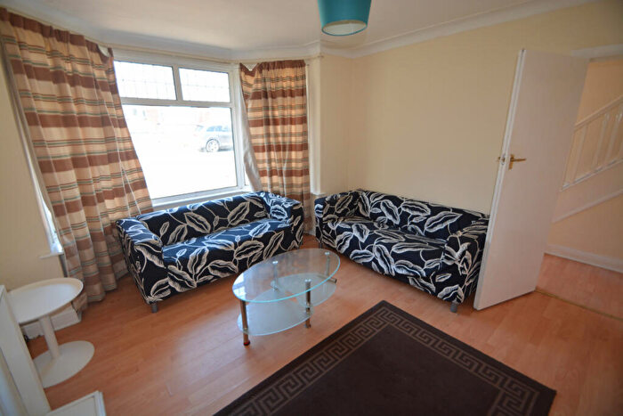 3 Bedroom House To Rent In Derwentwater Grove, Leeds, LS6