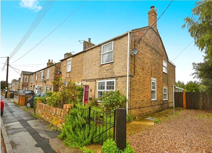 3 Bedroom Property To Rent In Christopher Road, Alford, LN13