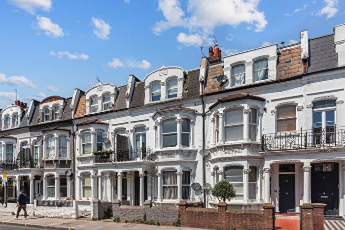 1 Bedroom Flat To Rent In Dawes Road, London, SW6