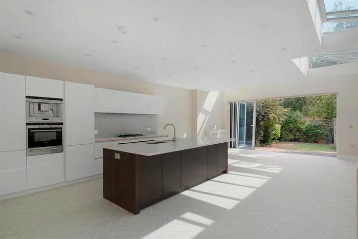 5 Bedroom Property To Rent In Coalecroft Road, Putney, London, SW15