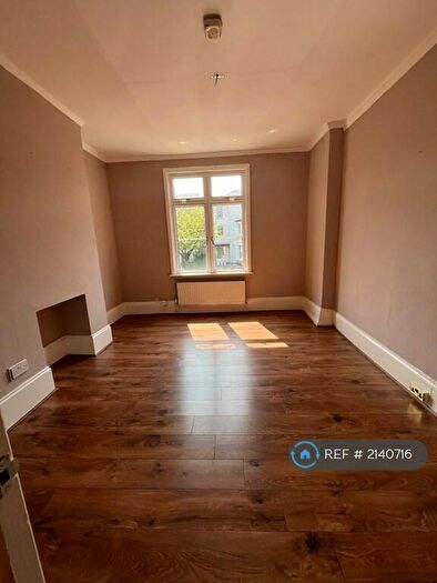 3 Bedroom Flat To Rent In Truro Road, London, N22