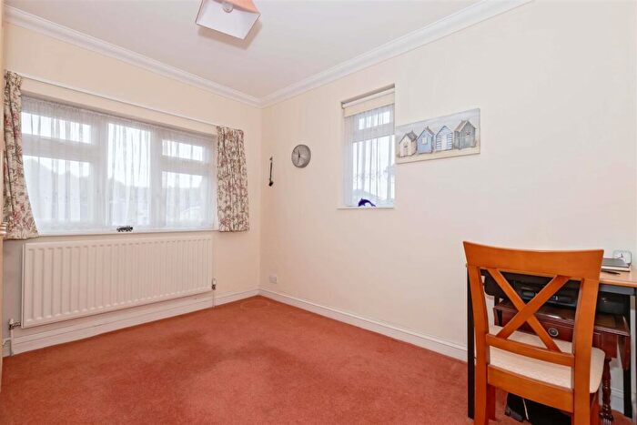 2 Bedroom Semi-Detached Bungalow For Sale In Ashwood Close, Worthing, BN11