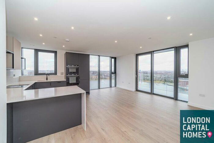 2 Bedroom Apartment To Rent In Willowbrook House Coster Avenue London, N4