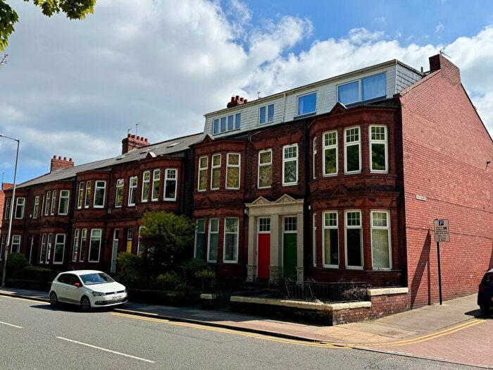 3 Bedroom Maisonette For Sale In The Westlands, Sunderland, SR4