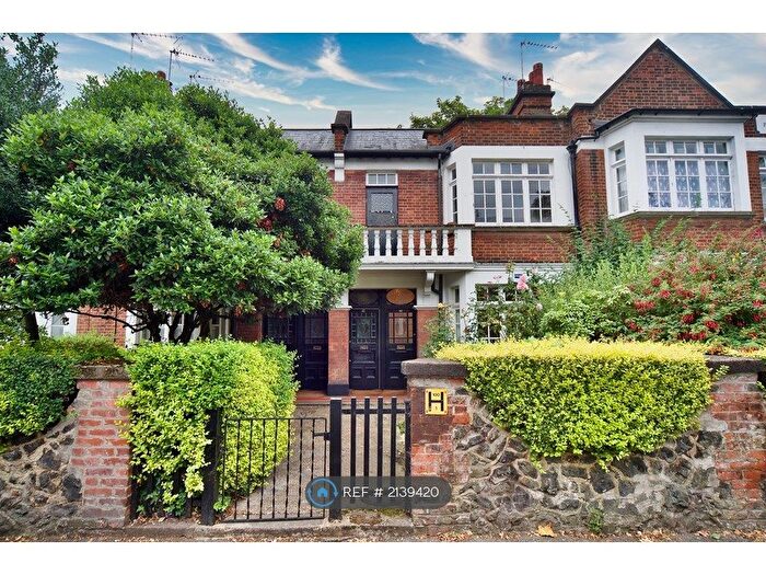 1 Bedroom Maisonette To Rent In Wallace Road, London, N1