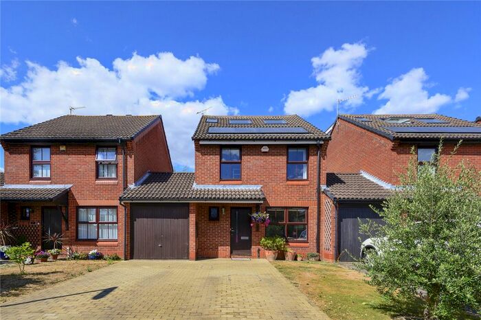 4 Bedroom Semi-Detached House To Rent In Durrell Way, Shepperton, TW17