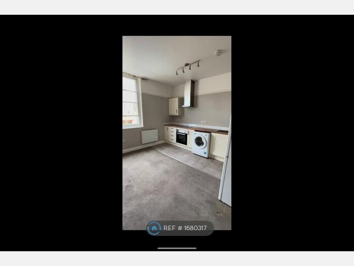 1 Bedroom Flat To Rent In High Street, Glastonbury, BA6