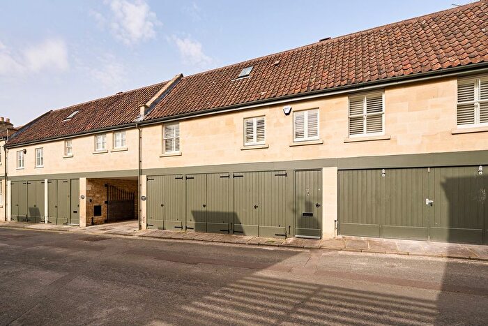 2 Bedroom Mews To Rent In Circus Mews, Bath, BA1