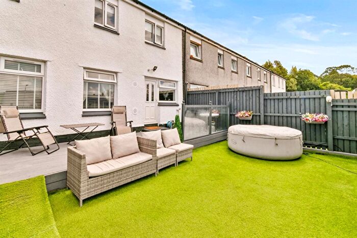 3 Bedroom Terraced House For Sale In Nobleston Estate Alexandria, G83