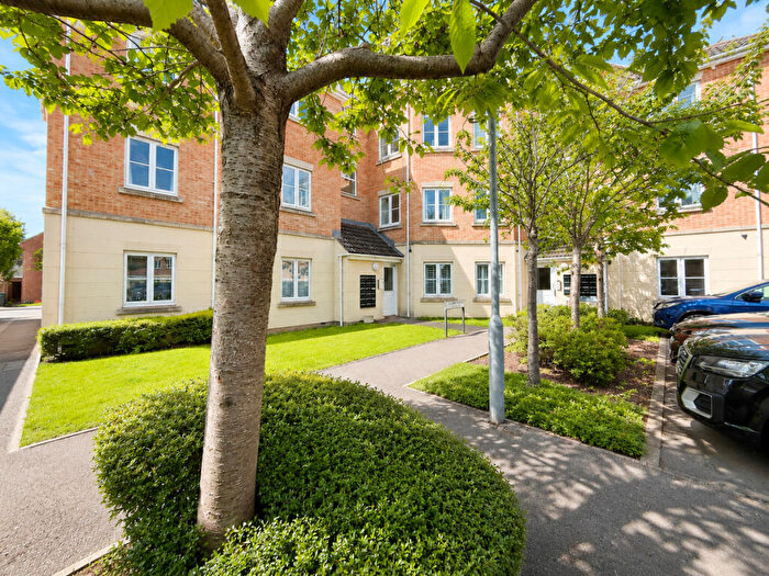 1 Bedroom Apartment For Sale In Swan Close, Swindon, SN3