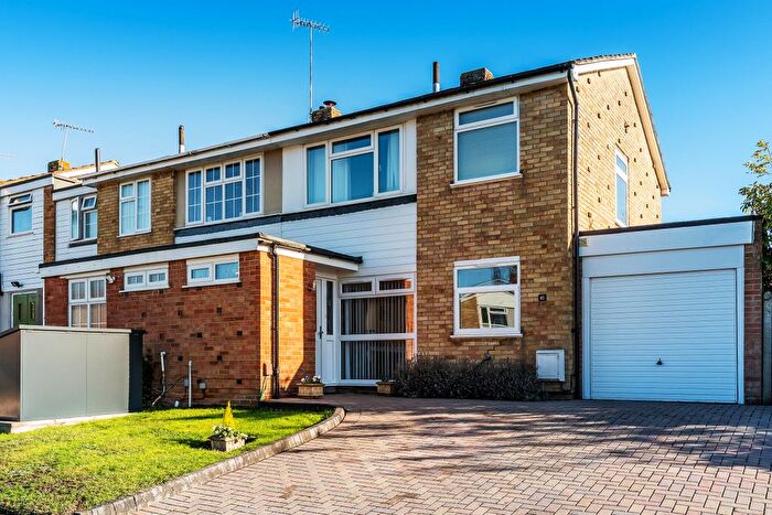 3 Bedroom End Terrace House For Sale In Boulthurst Way, Oxted, Surrey, RH8