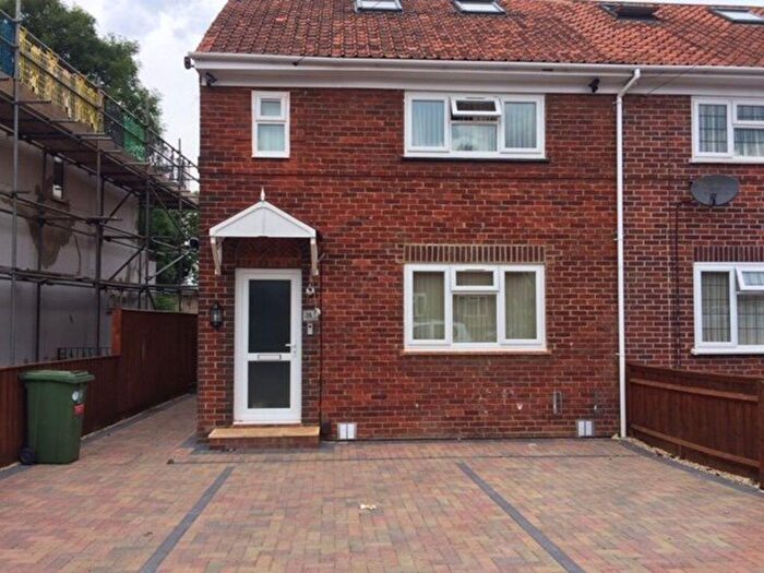 2 Bedroom Flat To Rent In Union Street, OX4