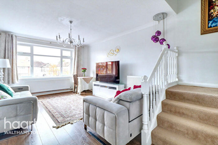 2 Bedroom Maisonette For Sale In The Ridgeway, Chingford, E4