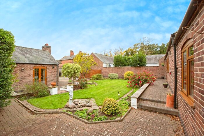 4 Bedroom Semi-Detached House For Sale In Kings Lane, Keyham, Leicester, LE7