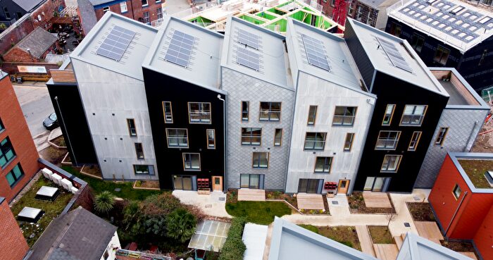 2 Bedroom Apartment To Rent In Cutlers Gardens, Sheffield, Yorkshire, S3