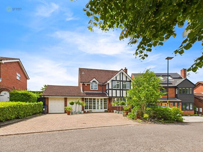 4 Bedroom Detached House For Sale In Vaughan Close, Four Oaks, B74