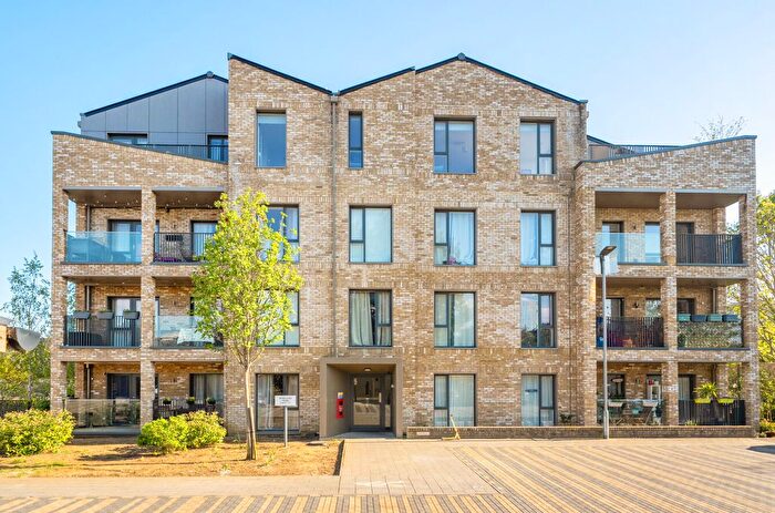2 Bedroom Flat For Sale In Myddleton House, Breakspear Gardens, London, SW19