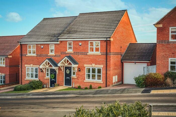 3 Bedroom Semi-Detached House For Sale In Stoney View, Aldecar, Langley Mill, NG16