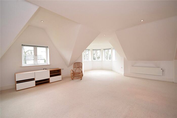 2 Bedroom Apartment To Rent In Lime Tree Lodge, Street Lane, Moortown, Leeds, LS17