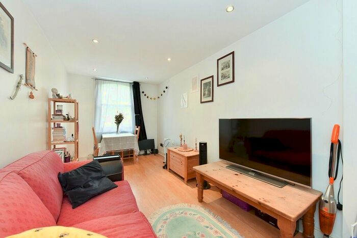 1 Bedroom Flat To Rent In North End Road, West Kensington, W14