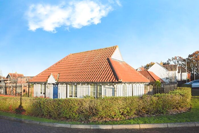 1 Bedroom Semi-Detached Bungalow For Sale In Meadow Park, Braintree, CM7