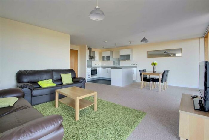 3 Bedroom Apartment To Rent In Topaz House, Central Milton Keynes, Milton Keynes, MK9