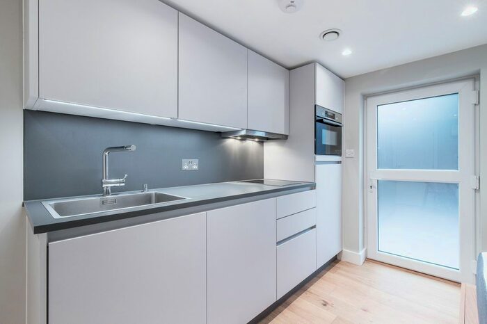 Studio To Rent In Arodene Road, London, SW2