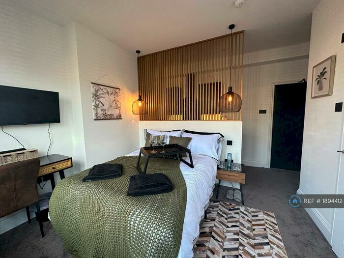 1 Bedroom Flat To Rent In Willowfield Road, Eastbourne, BN22