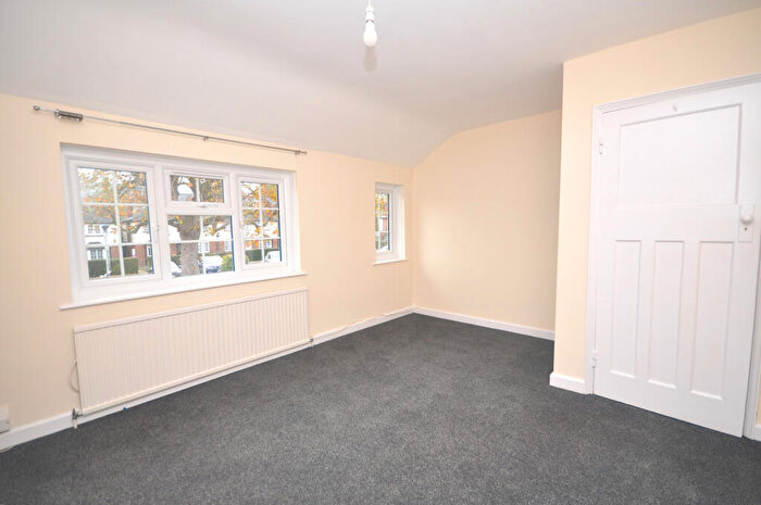 3 Bedroom Maisonette To Rent In Hayes Close, Old Moulsham, Chelmsford, CM2