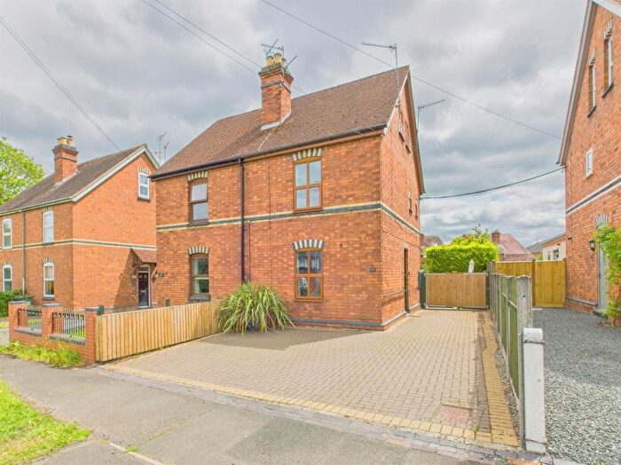 3 Bedroom Semi-Detached House For Sale In Madresfield Road, Malvern, WR14