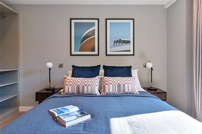 3 Bedroom Flat To Rent In Spinners Yard, Spinners Lane, LS7