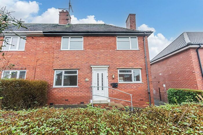 3 Bedroom End Of Terrace House For Sale In First Avenue, Edwinstowe, Mansfield, NG21