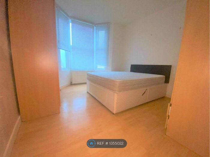 1 Bedroom Flat To Rent In Pascoe Road, London, SE13