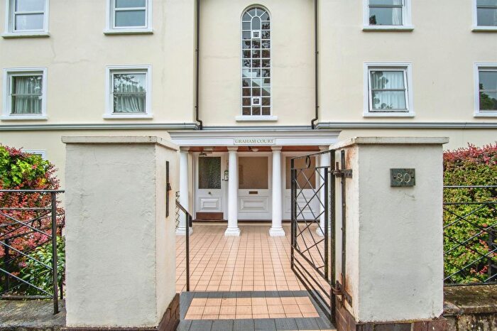 2 Bedroom Flat For Sale In Graham Road, Malvern, WR14