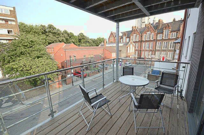 3 Bedroom Flat To Rent In C English Street, Bow, London, E3