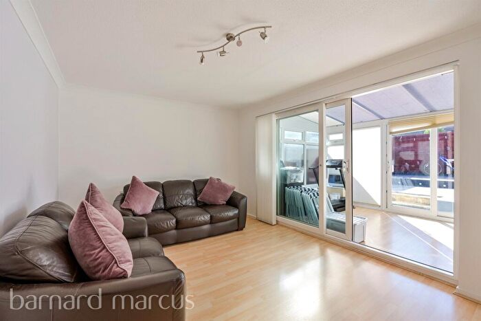 3 Bedroom Terraced House For Sale In Foxley Close, Redhill, RH1