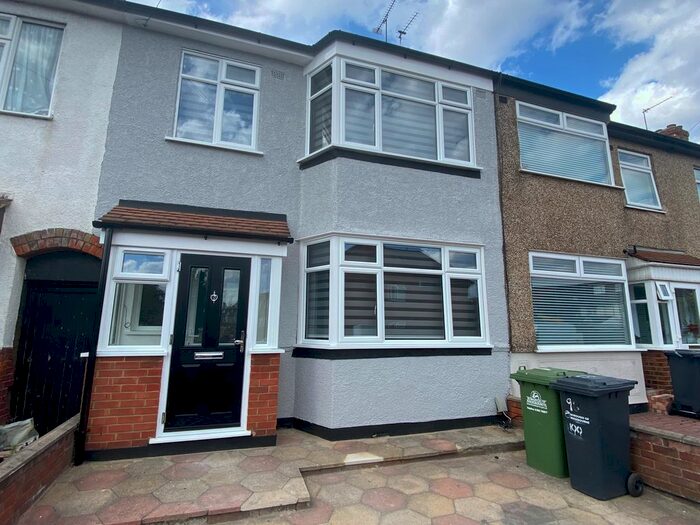 3 Bedroom Terraced House To Rent In Raglan Avenue, Waltham Cross, EN8