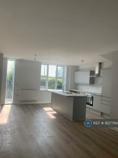 2 Bedroom Flat To Rent In Long Ashton, Bristol, Long Ashton, BS41