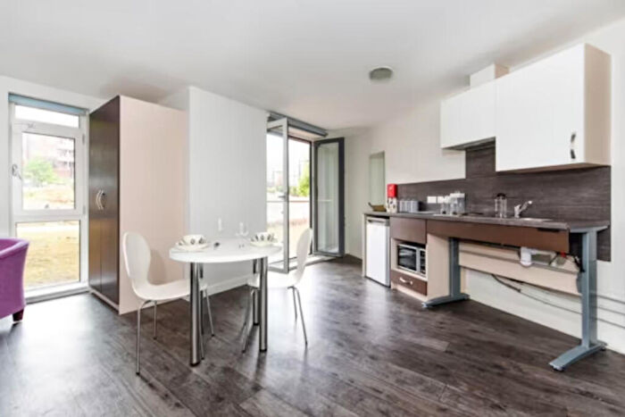 1 Bedroom Private Hall To Rent In Edward Street, S3