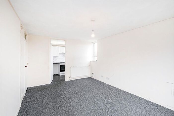 2 Bedroom Flat For Sale In Gardner Close, London, E11