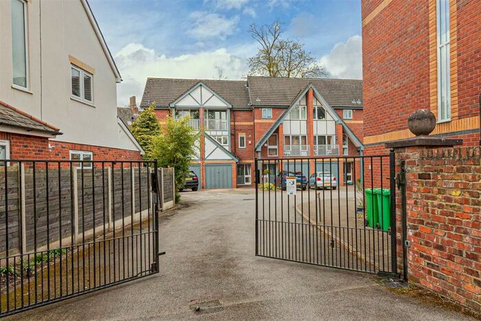 3 Bedroom Mews To Rent In Knightsbridge Mews, Didsbury, M20