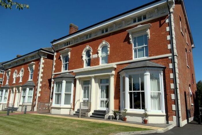 2 Bedroom Flat To Rent In Warwick Road, Solihull, B92