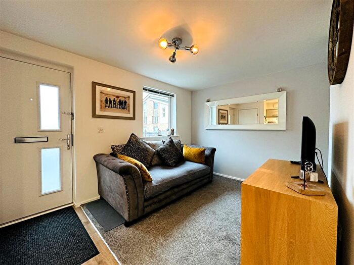 1 Bedroom Flat For Sale In Clog Mill Gardens, Selby, YO8