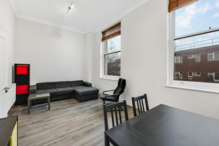 2 Bedroom Apartment To Rent In Warden Road, Camden, London, NW5