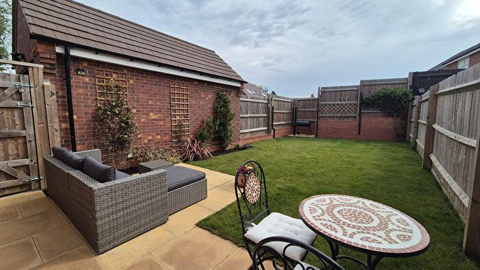 3 Bedroom Semi-Detached House For Sale In Lime Grove, Bishops Itchington, CV47