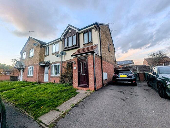 2 Bedroom Semi Detached House To Rent In Camomile Close, Walsall, WS5