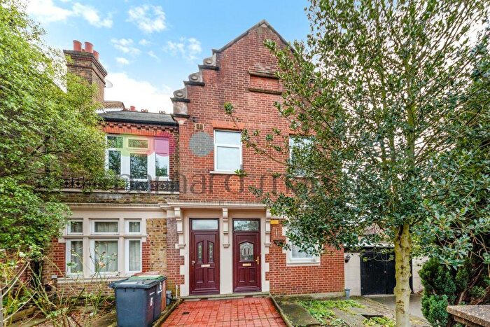 2 Bedroom Apartment To Rent In Peak Hill, SE26