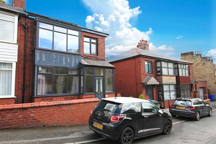 3 Bedroom Semi-Detached House For Sale In Egerton Street, Mossley, Ashton-Under-Lyne, OL5