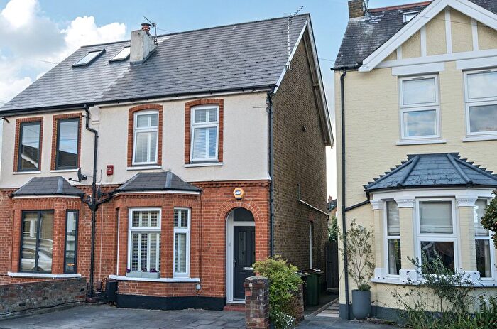 3 Bedroom Semi Detached House For Sale In Carshalton Grove, Sutton, SM1