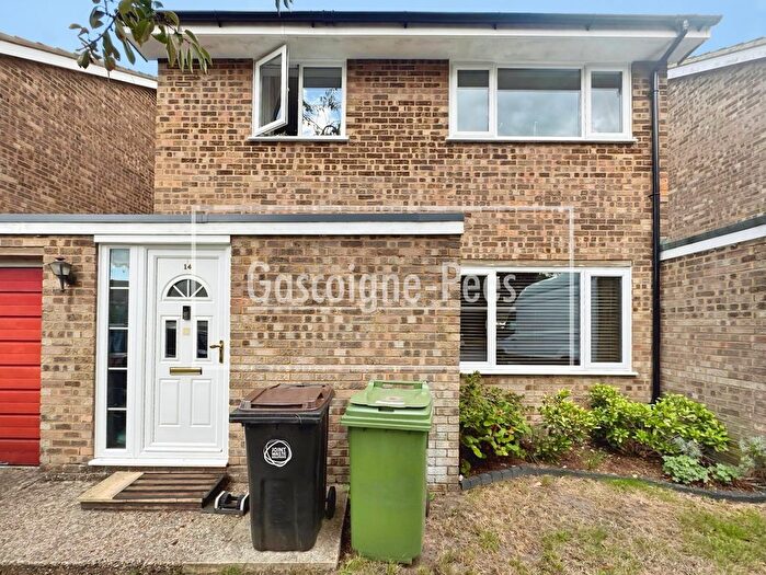 3 Bedroom Property To Rent In Inglewood Avenue, Camberley, GU15